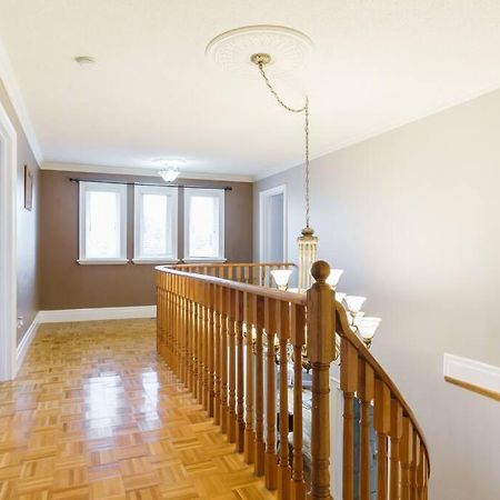 Beautiful Home 4 Bed, 3 Bath, Garage, Backyard! Mississauga Dış mekan fotoğraf