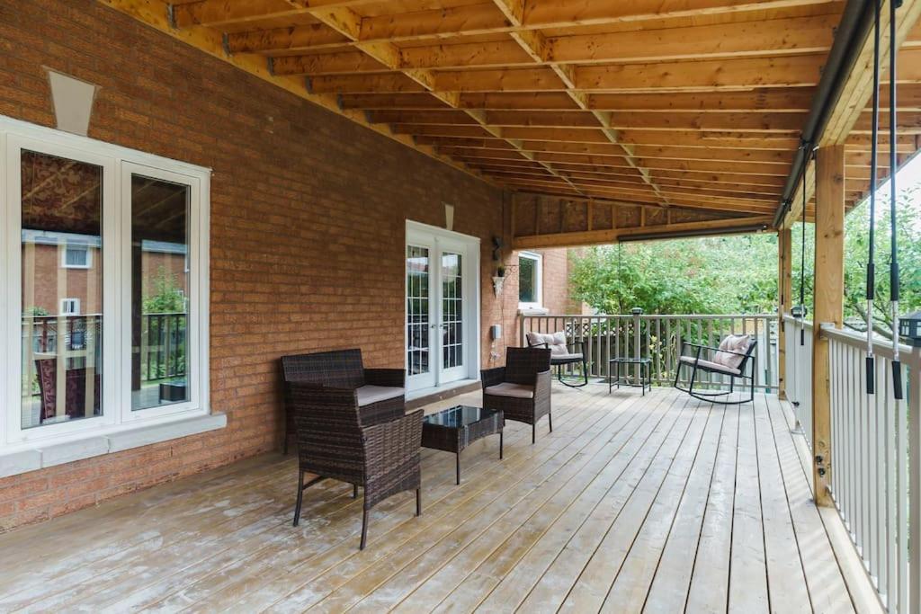 Beautiful Home 4 Bed, 3 Bath, Garage, Backyard! Mississauga Dış mekan fotoğraf