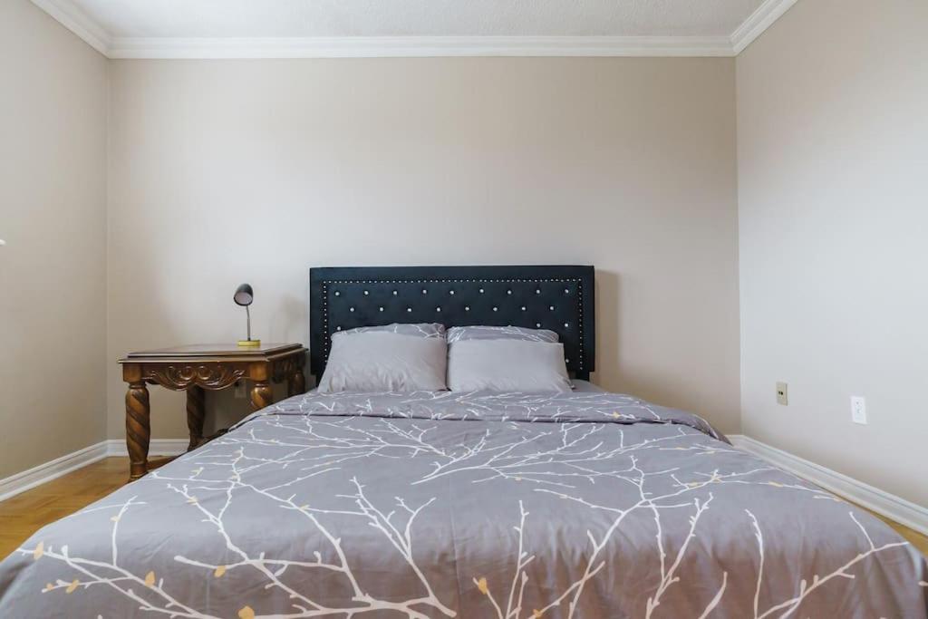 Beautiful Home 4 Bed, 3 Bath, Garage, Backyard! Mississauga Dış mekan fotoğraf