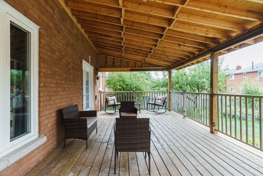 Beautiful Home 4 Bed, 3 Bath, Garage, Backyard! Mississauga Dış mekan fotoğraf