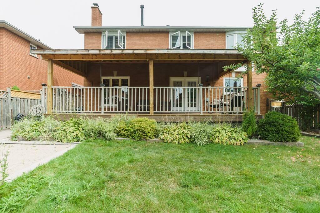 Beautiful Home 4 Bed, 3 Bath, Garage, Backyard! Mississauga Dış mekan fotoğraf